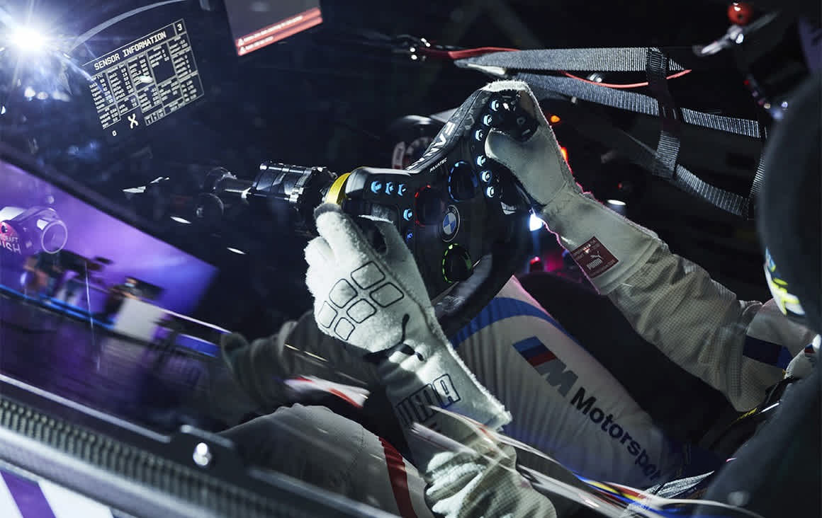QR2 Wheel-Side — em uso no cockpit (BMW M Motorsport)