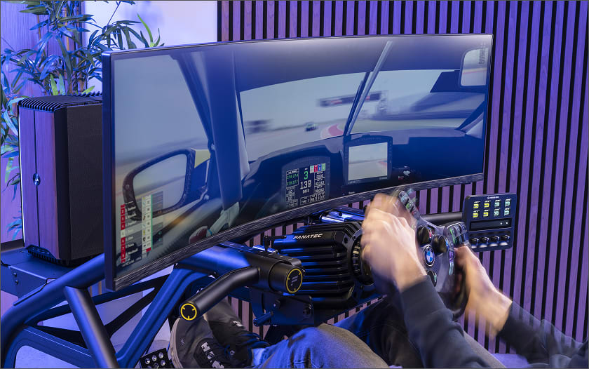 Fanatec racing simulators at the CORSAIR stand